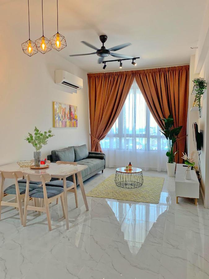 Netflix Two Bedroom Troika Kota Bharu Homestay 182 Esterno foto