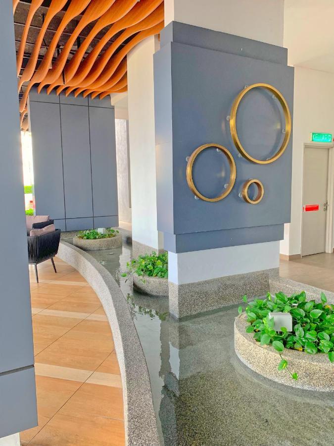 Netflix Two Bedroom Troika Kota Bharu Homestay 182 Esterno foto