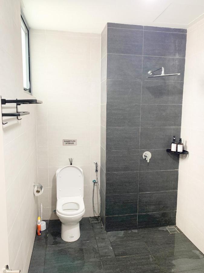 Netflix Two Bedroom Troika Kota Bharu Homestay 182 Esterno foto