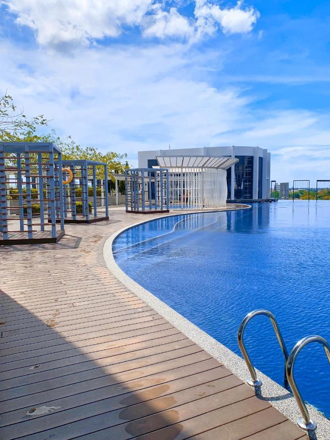 Netflix Two Bedroom Troika Kota Bharu Homestay 182 Esterno foto