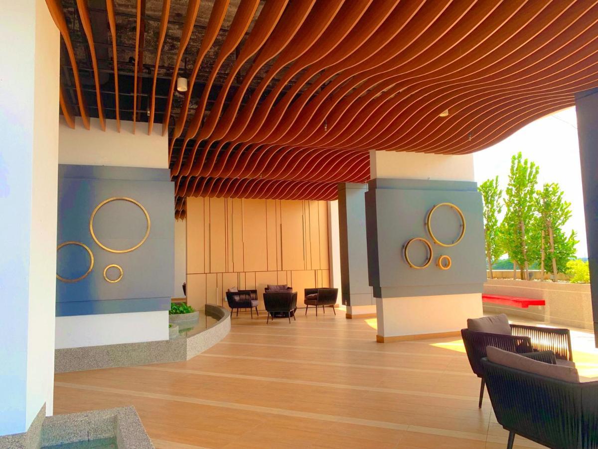 Netflix Two Bedroom Troika Kota Bharu Homestay 182 Esterno foto
