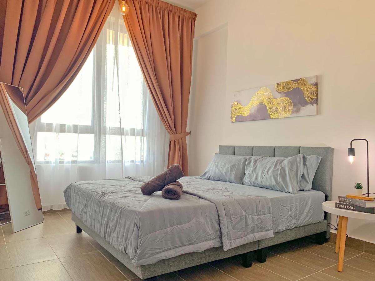 Netflix Two Bedroom Troika Kota Bharu Homestay 182 Esterno foto
